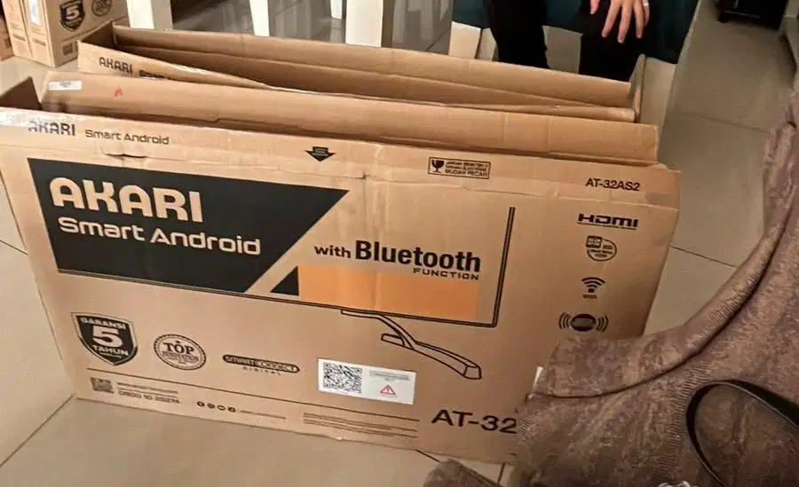 Dijual TV Android AKARI 32inch, pemakaian baru 2 bulan (Jarang dipake)