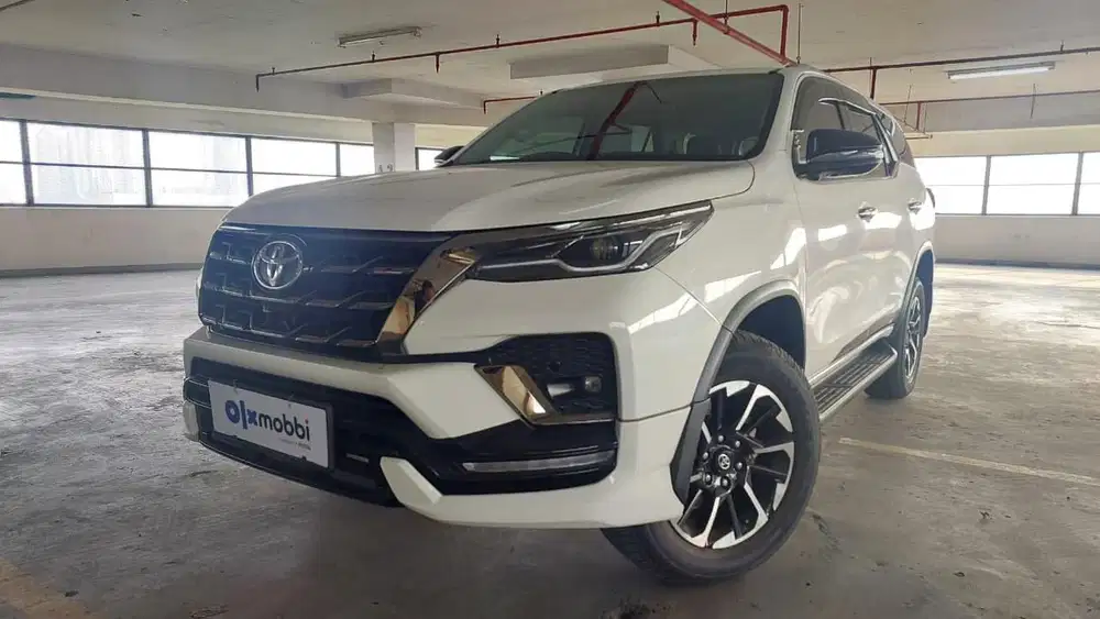 TDP 1 JUTA Toyota Fortuner 2.4 VRZ GR Sport-AT 2021 Putih CPJSB