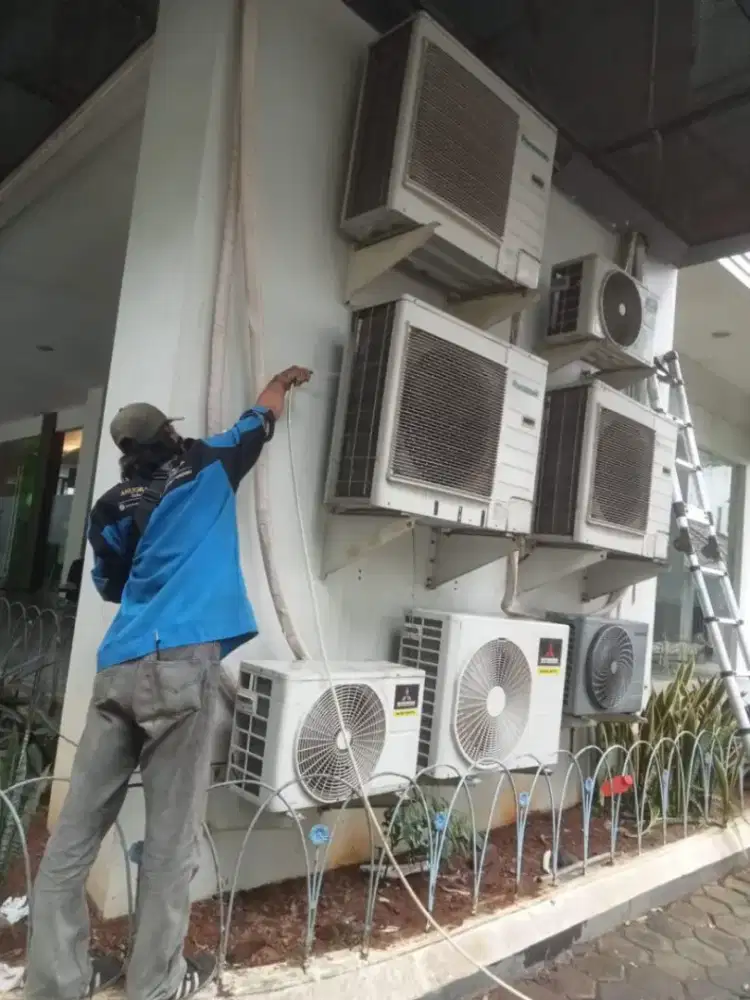 Service Ac,Kulkas,Pompa Air,Mesin Cuci dan Bongkar Pasang AC.