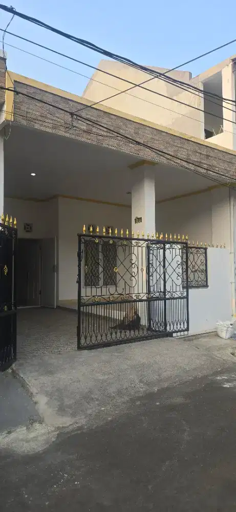 Disewakan Rumah Regency Melati Mas Blok E