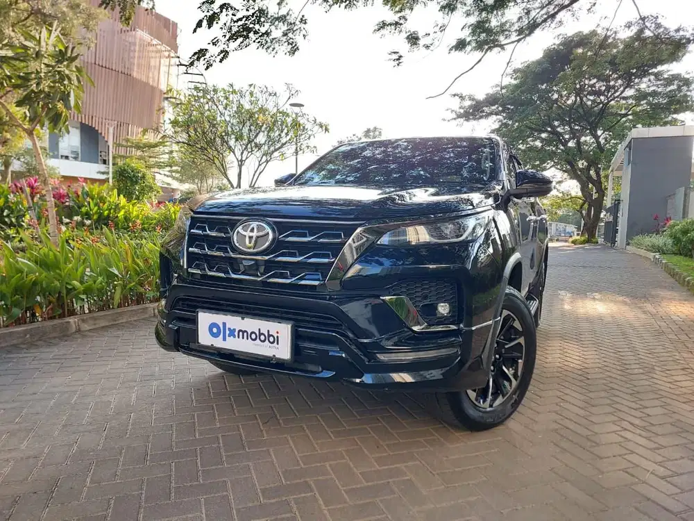 TDP 1 JUTA Toyota Fortuner 2.7 SRZ GR Sport Bensin-AT 2022 Hitam CZJCB