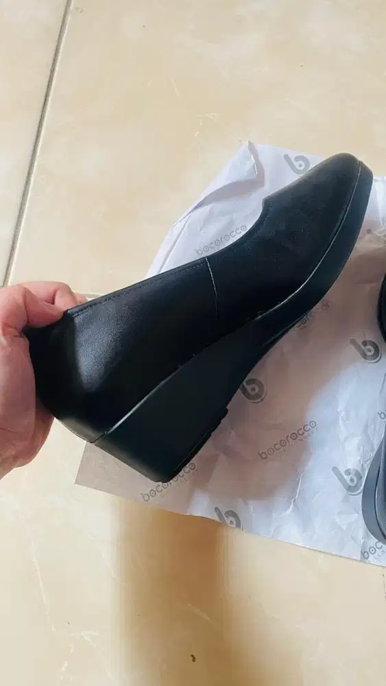 Sepatu bocoroco
