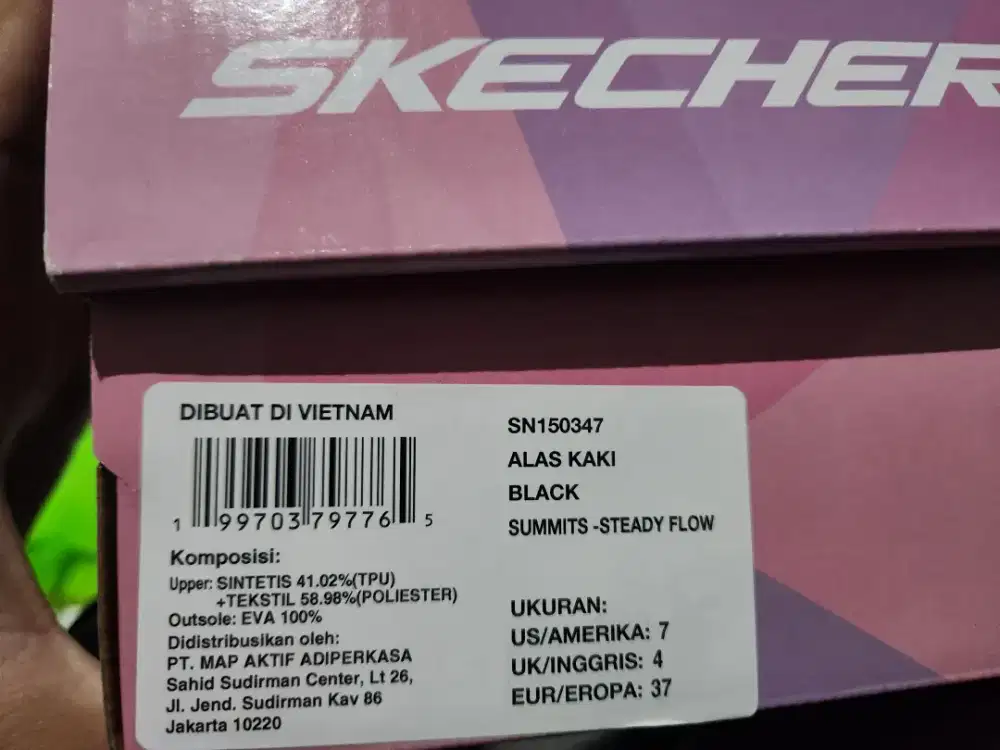 Sketcher hitam original