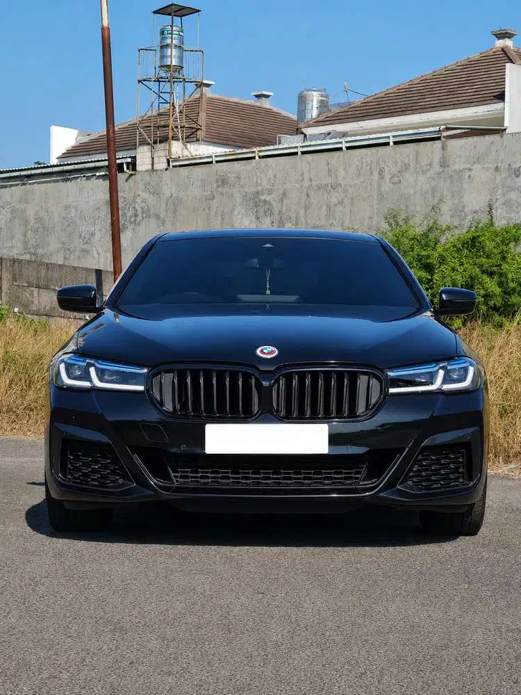 BMW 520i 2023 Bensin