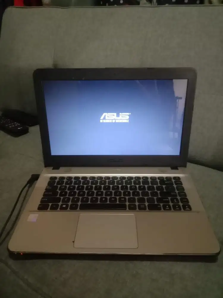 Laptop ASUS X441N  4 GB/500
