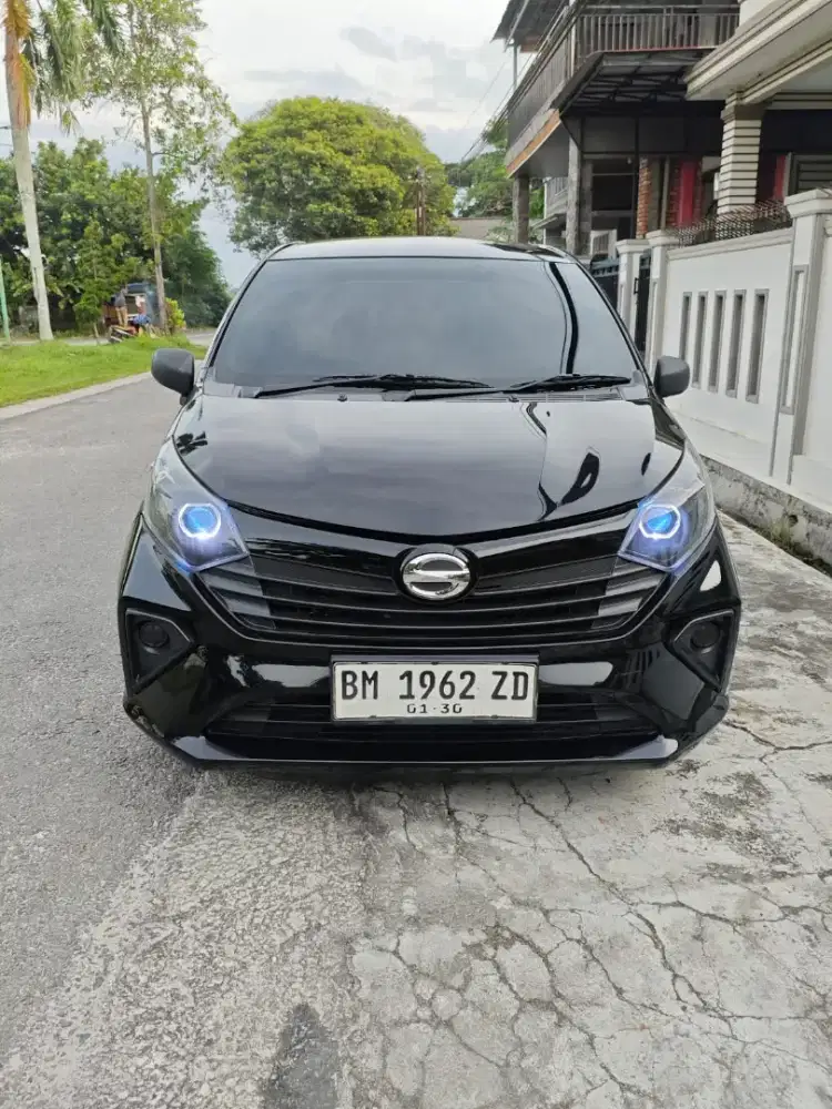 Dijual daihatsu sigra D tahun 2024 pemakaian 2025