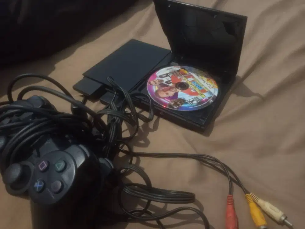 PS2 Slim Original Fullset Siap Main + 1 Stik Ori + 3 Kaset