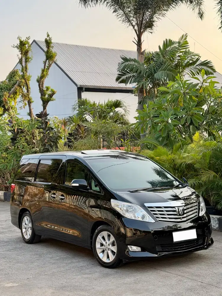 {Harga Cash} Toyota Alphard V Premium Sound CBU 2.4 A/T 2011