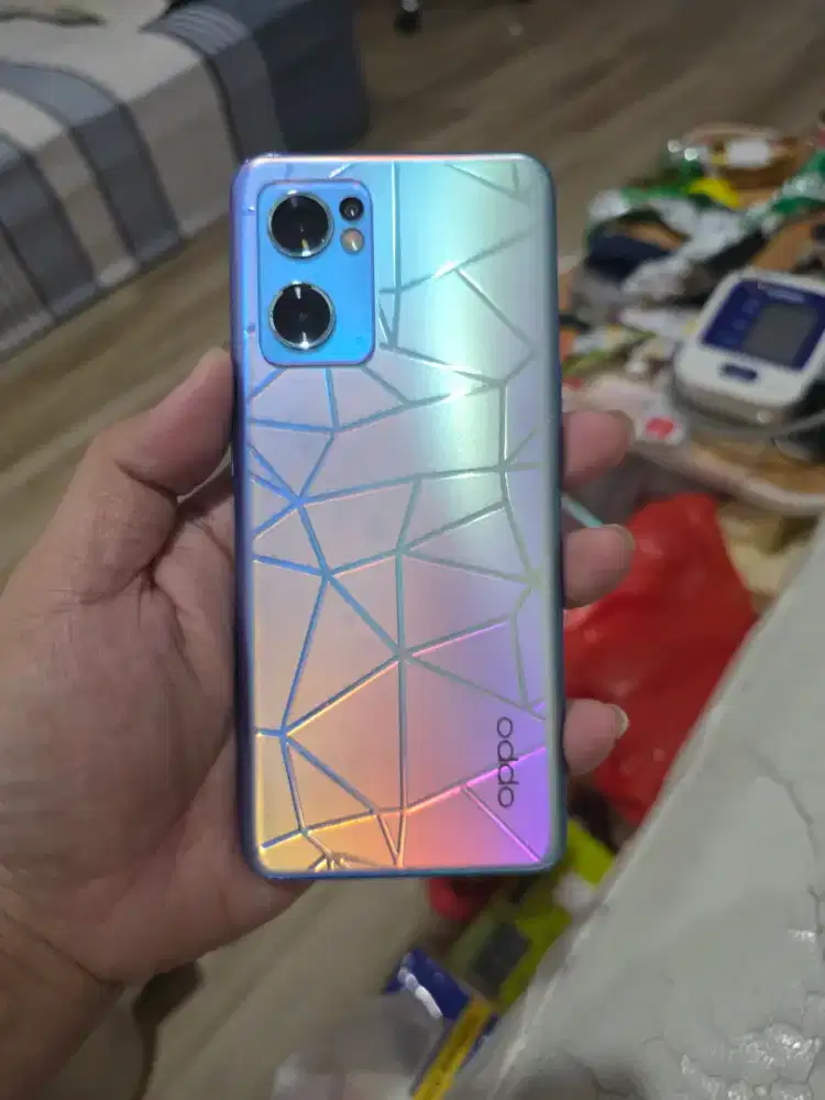 Oppo reno 7 5G 8/256 minus shadow dilayar(lainya normal)nominus(batang