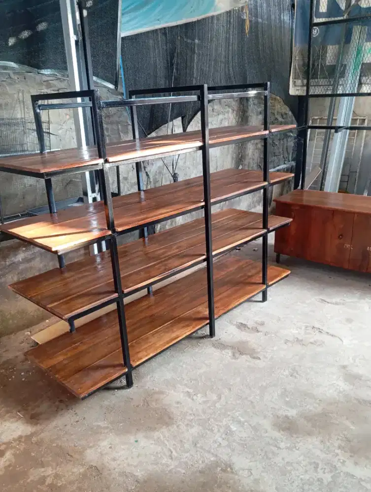 Rak display toko, rak besi, rak baju, meja kasir, neon box, dll
