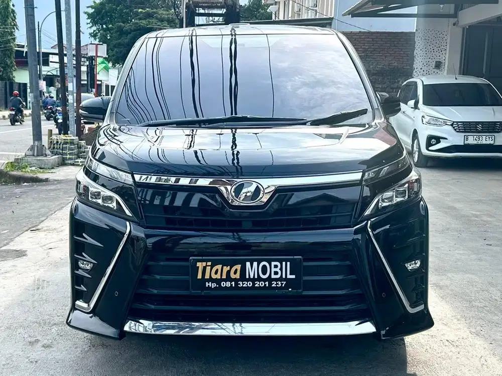 Toyota Voxy 2.0 Automatic Th 2019