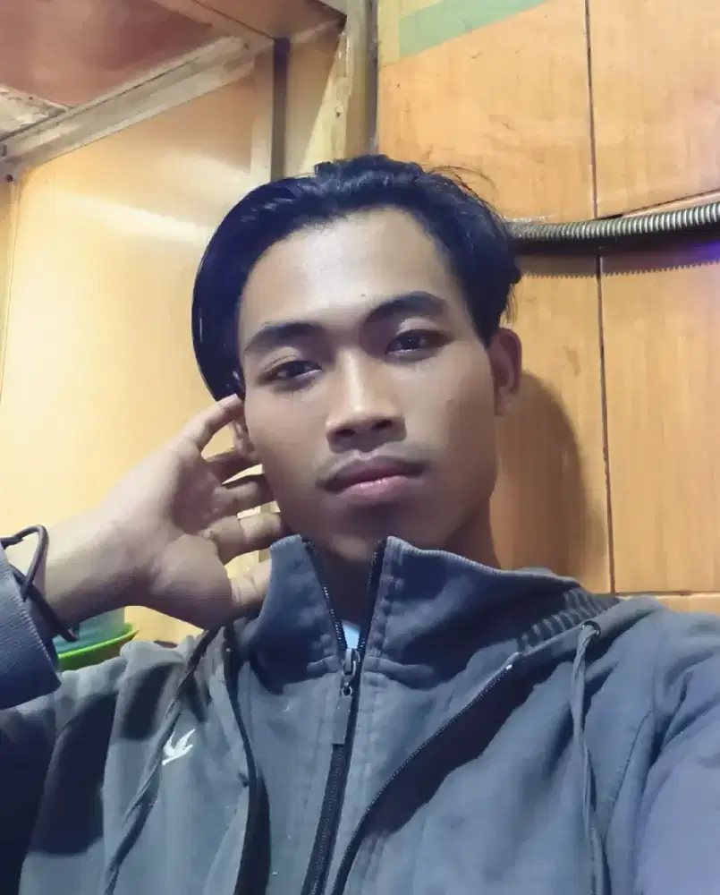 Mencari pekerjaan cleaning cervis ataupun bagian Gudang