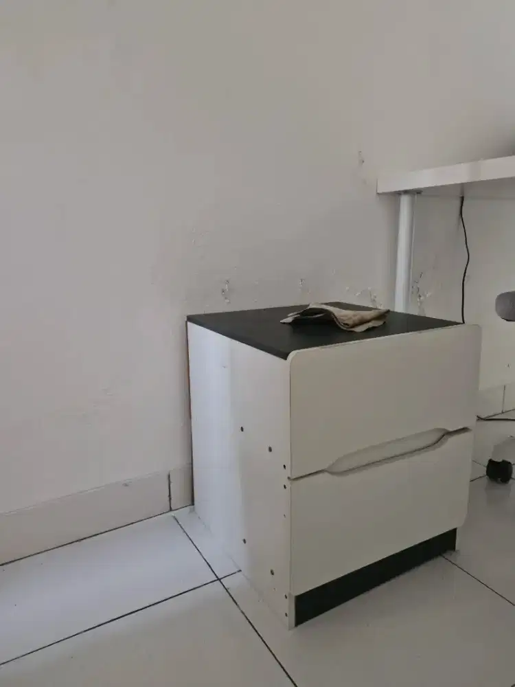 Rak kecil meja nakas