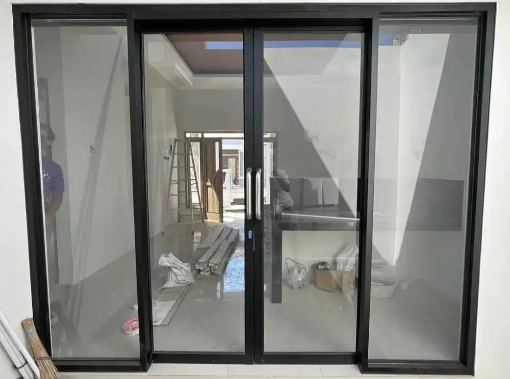 Kusen pintu aluminium kaca