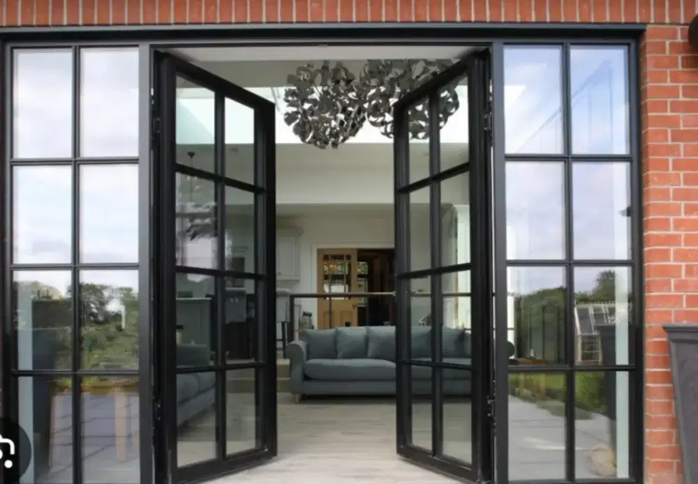 Pintu lipat aluminium kaca