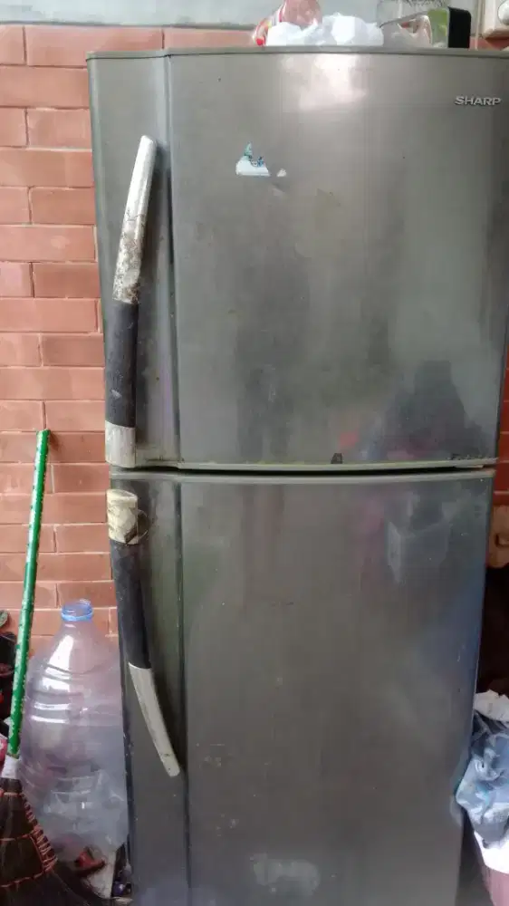 kulkas sharp 2 pintu
