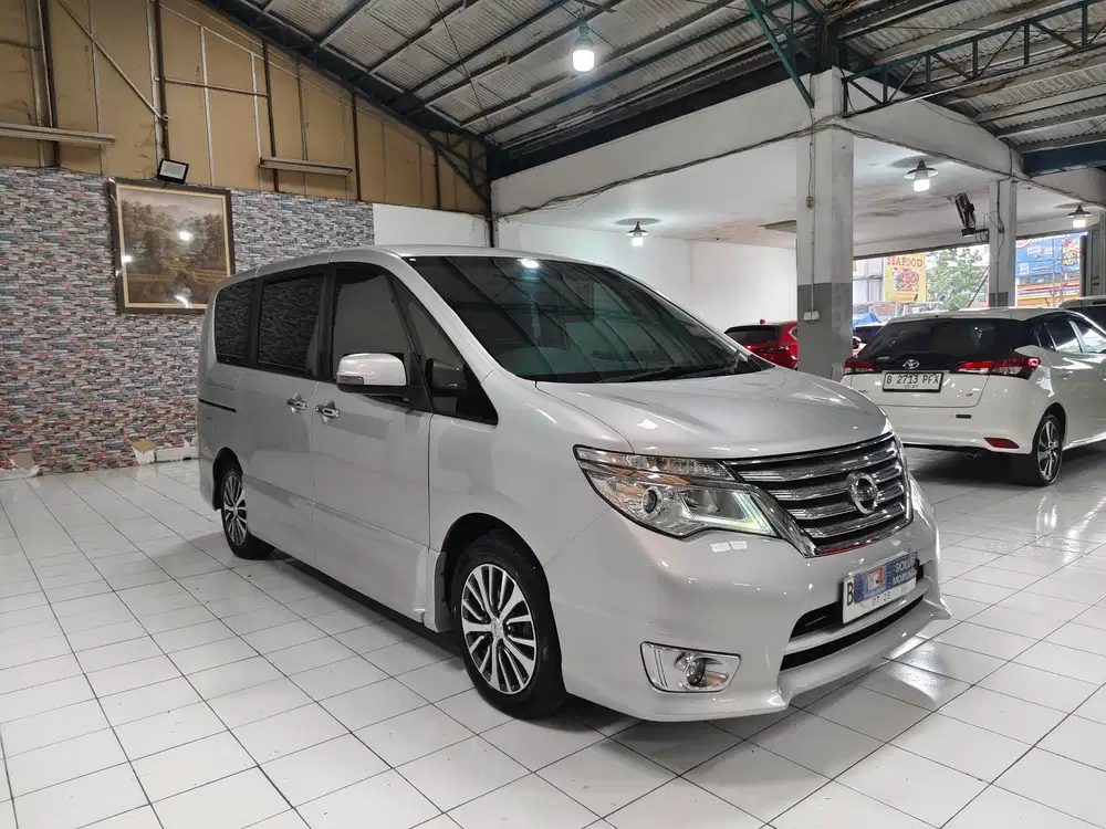 Nissan SERENA HIGHWAY STAR 2 0 Bensin AT 2017 Silver