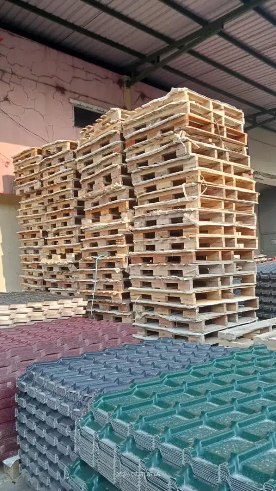 Palet kayu bekas