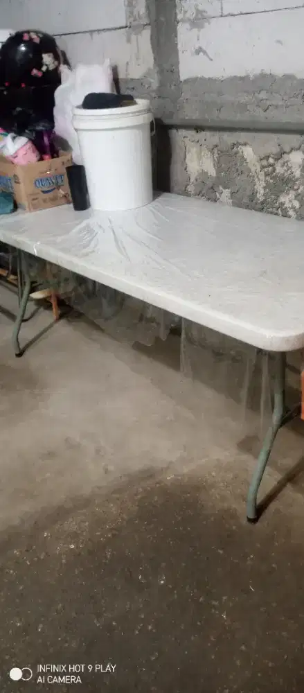 Dijual meja lipat warna putih