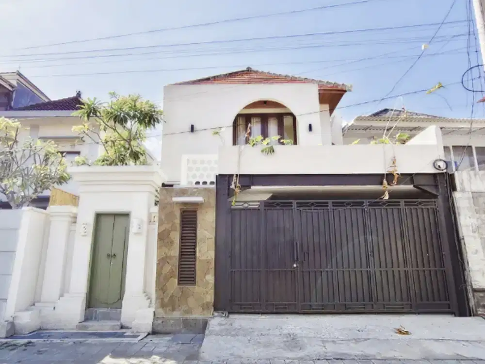 VILLA MODERN TROPIS DI PENGIASAN SANUR DENPASAR