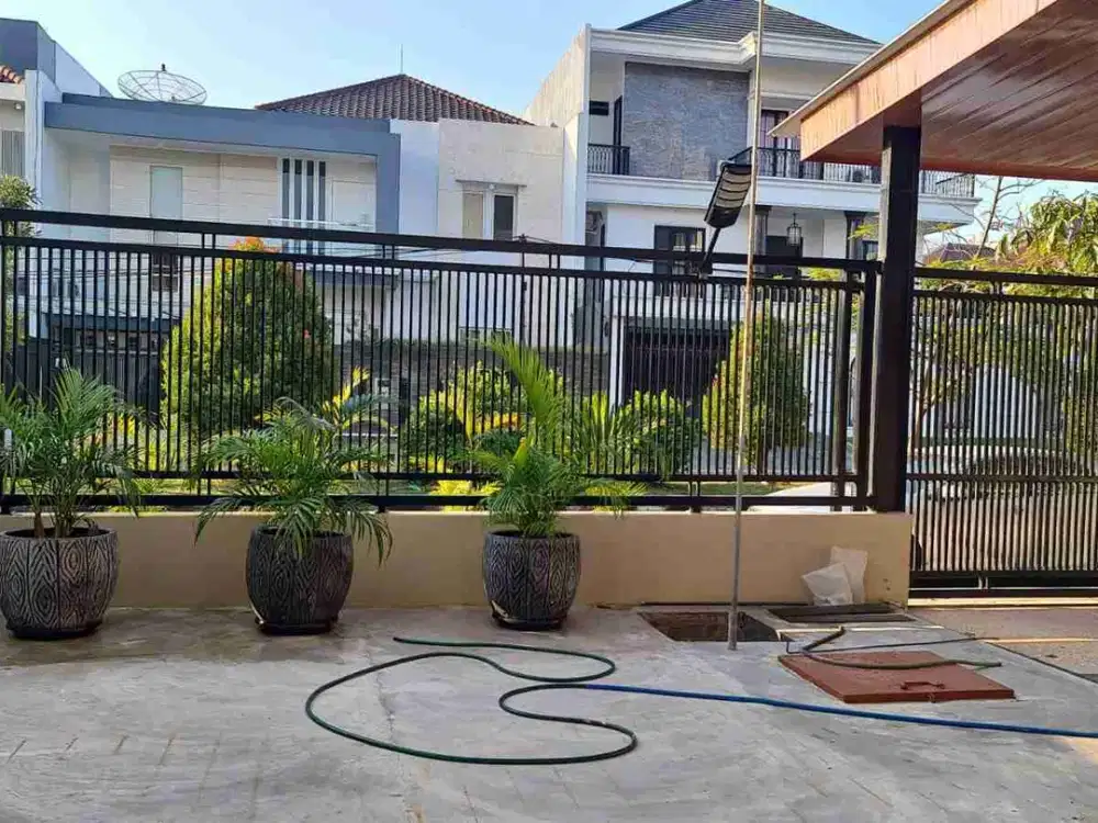 Di jual Rumah Mewah Di Sutorejo Prima