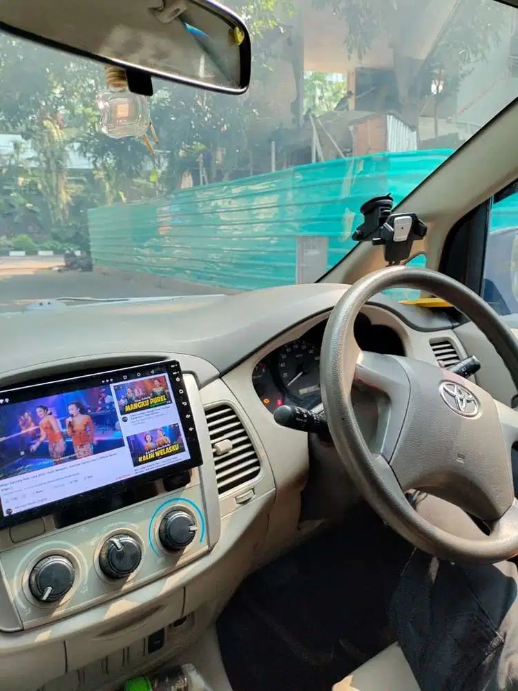 Toyota Kijang Innova 2011 Bensin