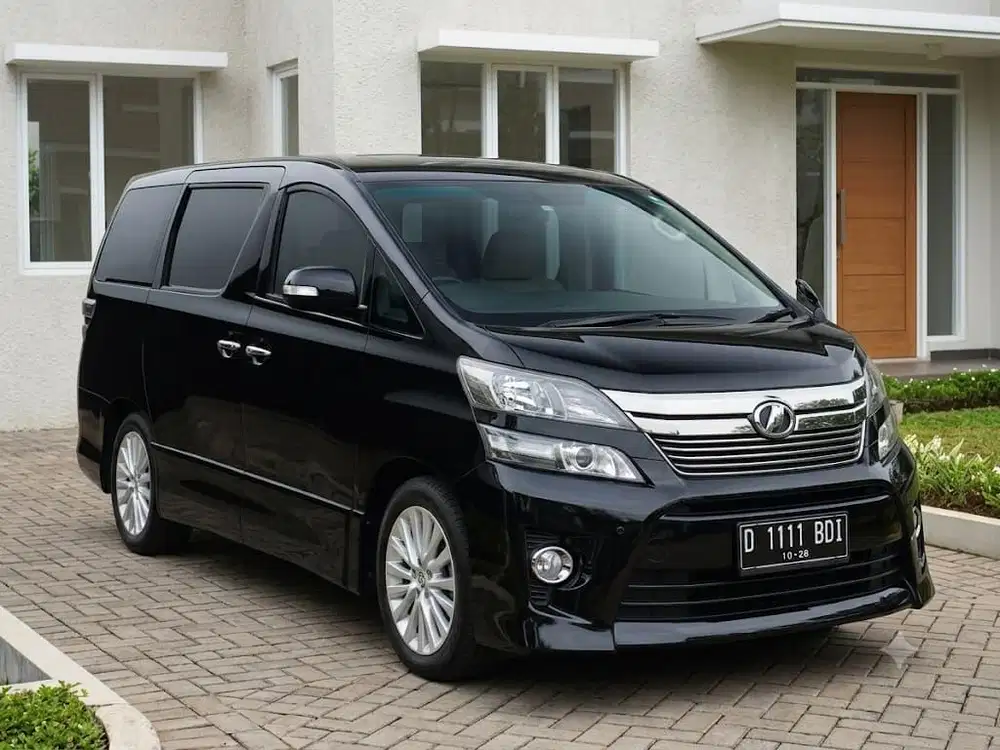 Toyota Vellfire 2013