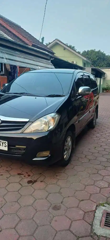 Kijang Innova G 2011 metik