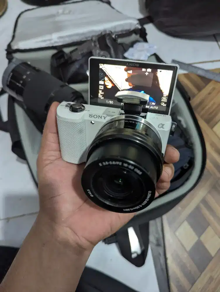 Kamera Mirrorless Sony A5000 alpha + Lensa Kit sony 16-50 af zoom