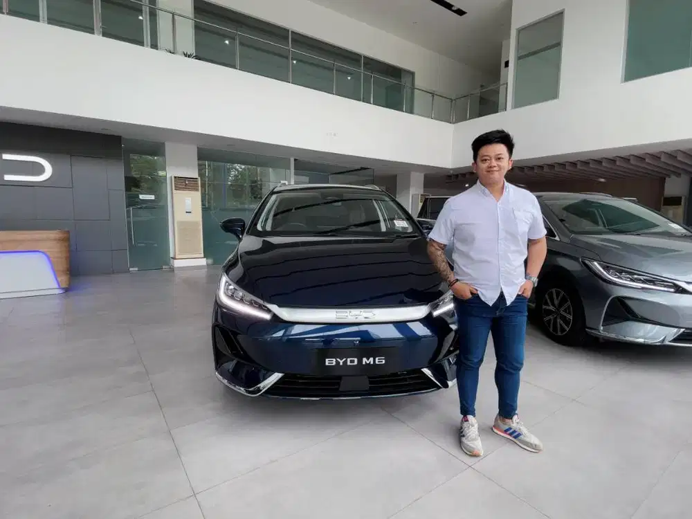 Mobil baru BYD M6 Superior 7 seat EV