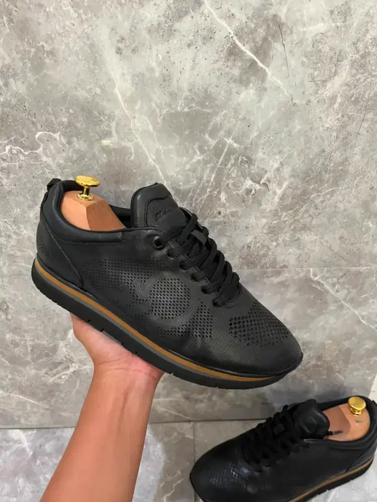 Sepatu Ferragamo Original Sneaker Casual prelovedno not lv gucci bally