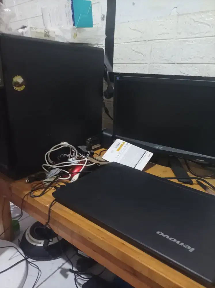 Di jual cpu komplit keyboard monitor lcd  14 inch