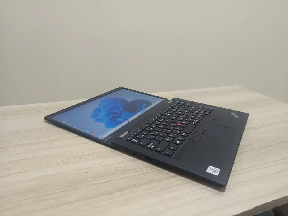 Lenovo Thinkpad i5-10210U Ram 16GB,Ssd 256GB,Full HD,murah, dan normal