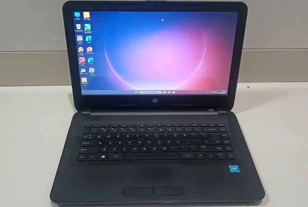 Laptop HP Intel n3060 ram 8gb SSD 128gb mulus murah
