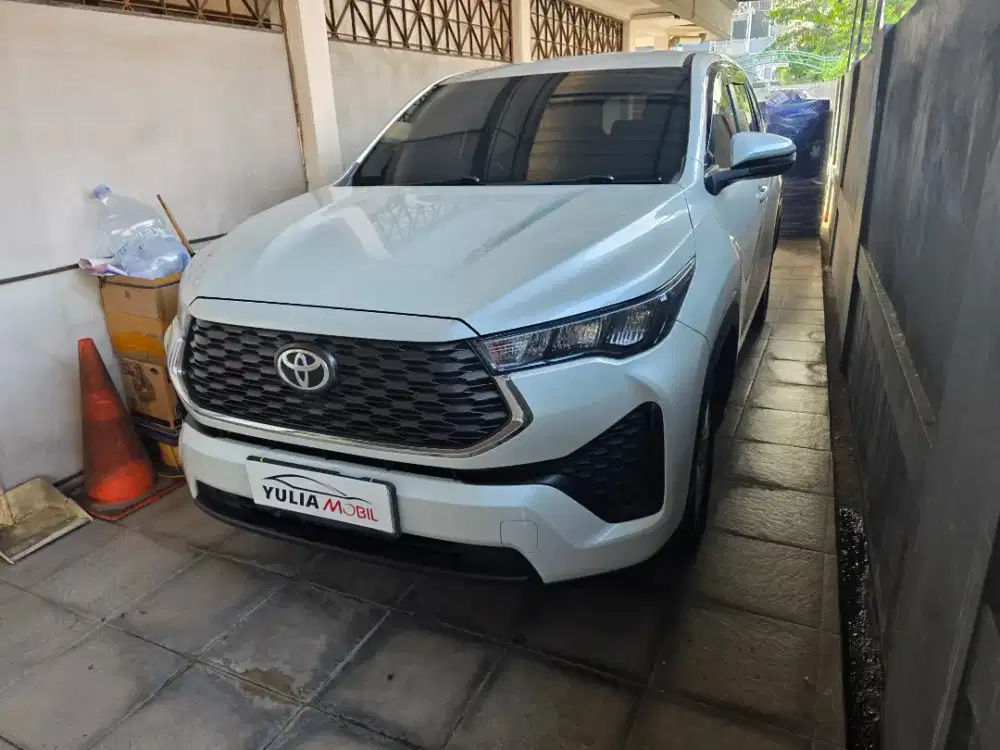 Toyota Innova Zenix G at 2023 Putih Plat H