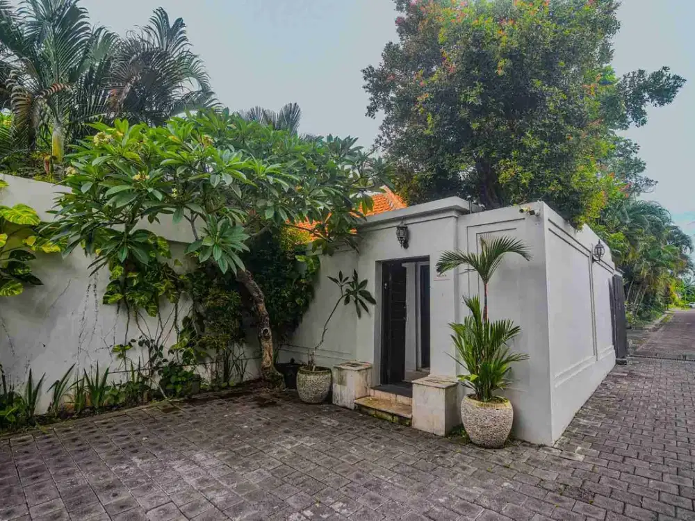 DIJUAL VILLA TROPIS MODERN,UMALAS, KUTA SELATAN