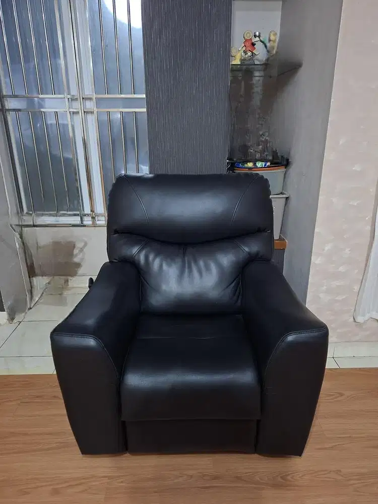 Sofa santai masih mulus kondisi 100% bagus minat chat aja ya