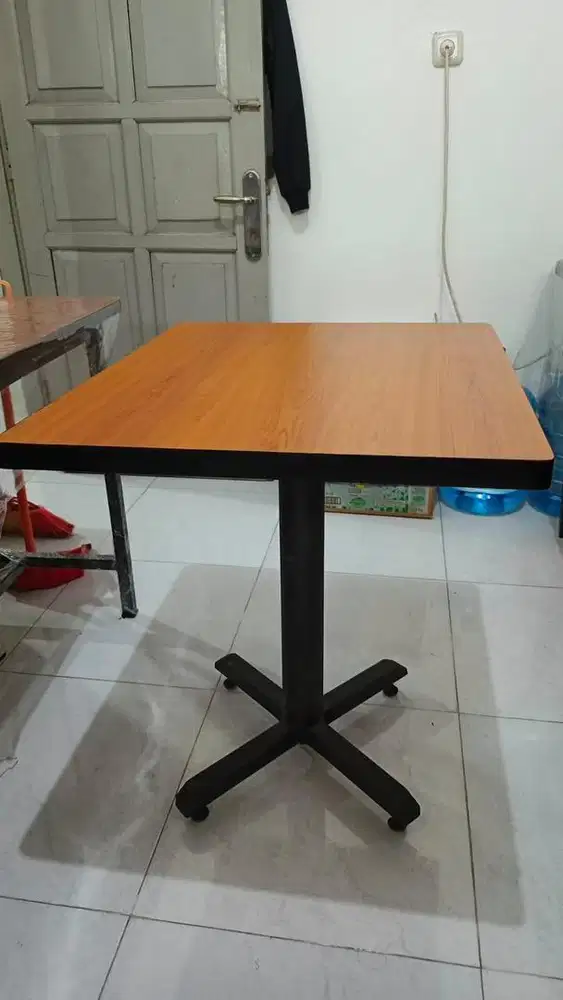 Meja Minimalis 60x60 cm Rangka Besi Hitam + Top HPL, Kokoh & Elegan