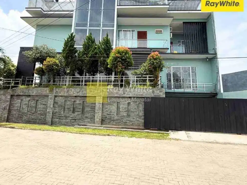 Rumah Profil 2.5 Lantai