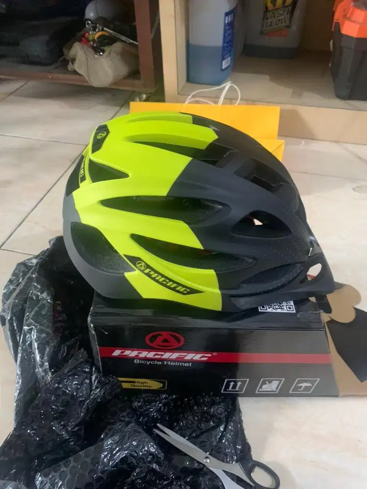 Helm sepeda j105 merk pacific