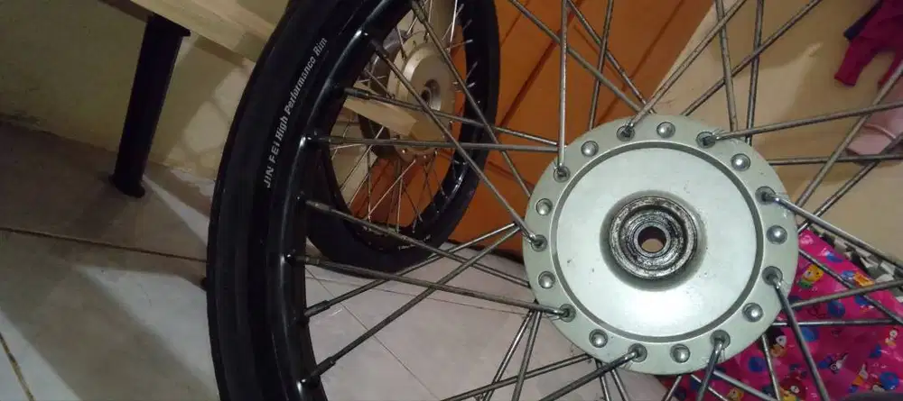 Siapa tau ad yg  cari buat honda  beat ring17 jin fei high