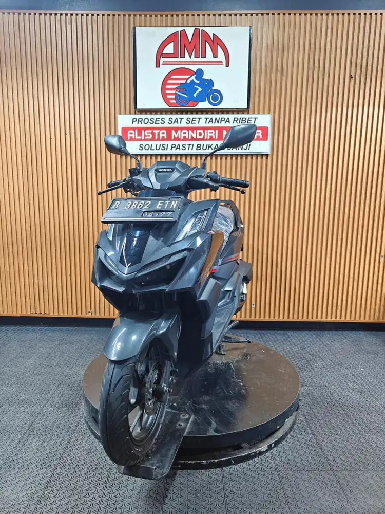 VARIO 16O CBS GREESS BERKELAS BERGARANSI CASH/KREDIT BISA NEGO. COD.