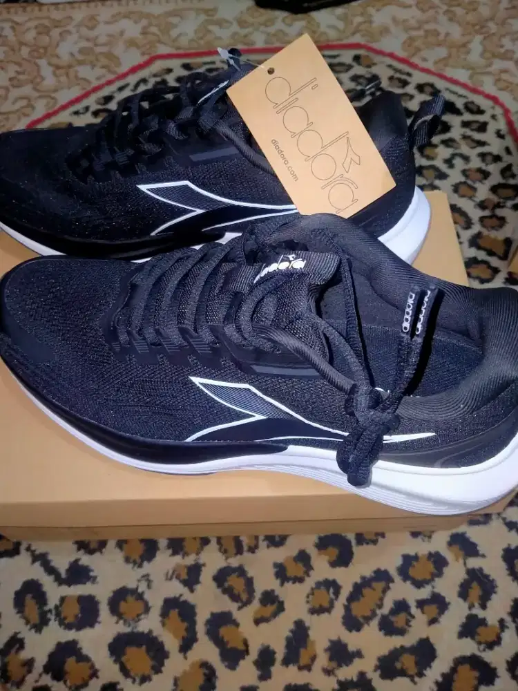 Sepatu New Cowok DIADORA
