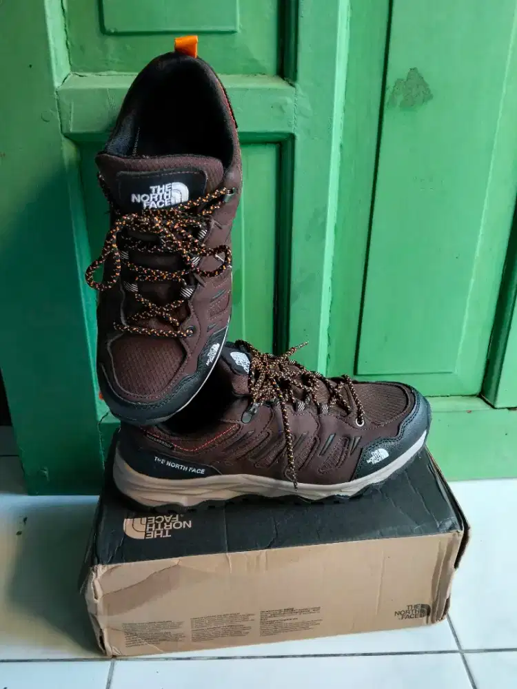 Sepatu The North F⁴ce Pria size 42