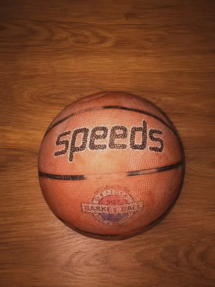 Bola basket bekas