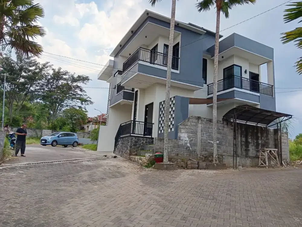 Dijual Villa Kota Batu Full Furnish Private Pool Dekat Jatim Park