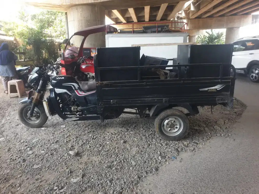 Viar 3 roda tahun 2002 3 warna hitam mulus