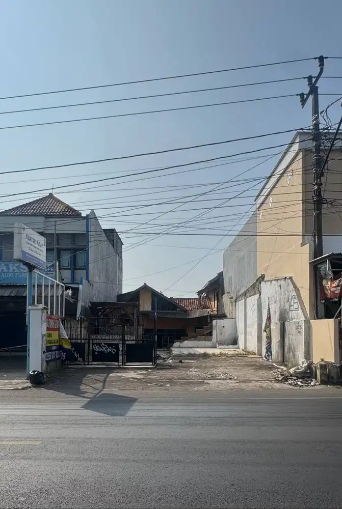 DIJUAL TANAH DAN BANGUNAN 2 LANTAI LETTER L
