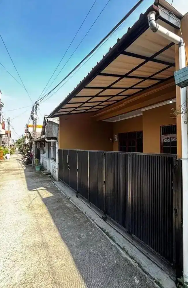 Sewa Kontrak Rumah Perumnas Depok Jaya / Depok 1 Jalan Leli (carport)