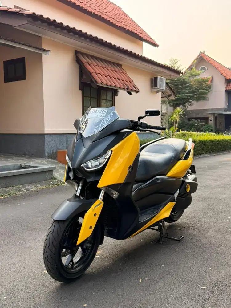 2017 Yamaha Xmax 250 Kuning